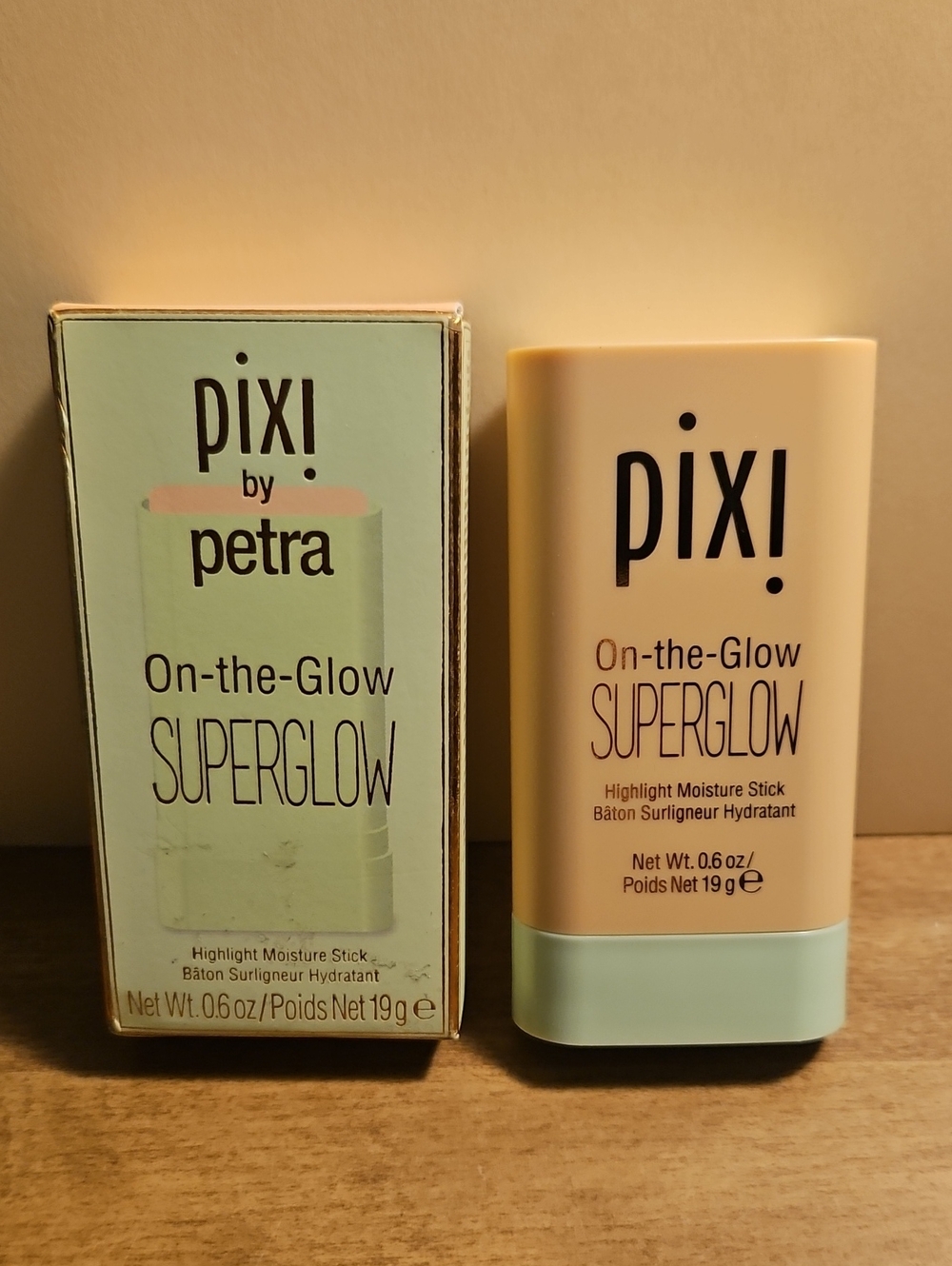 Pixi On-the-Glow Superglow Highlight Moisture Stick - Peach & Mint